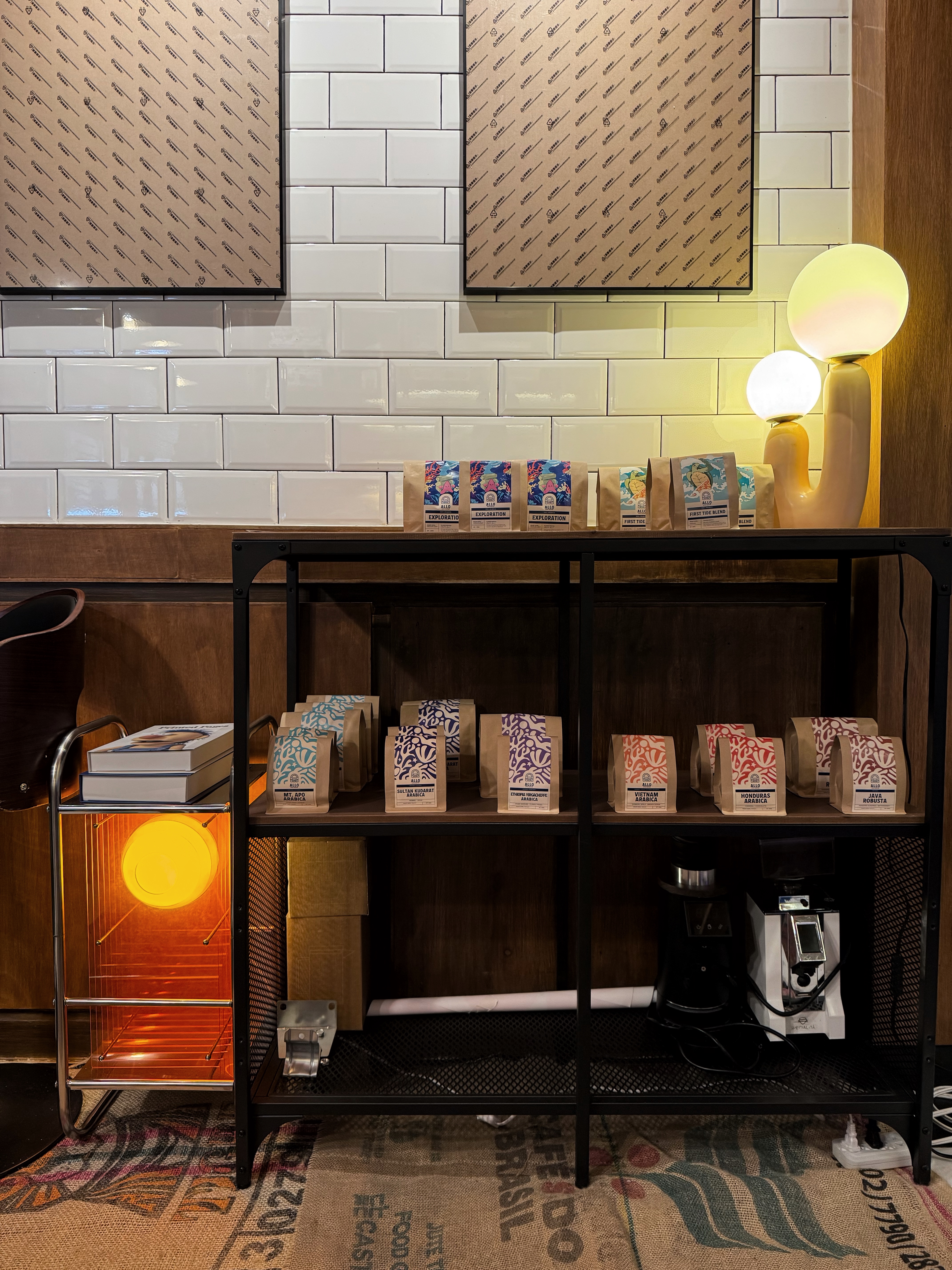 Coffee display shelf